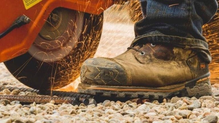 Calzado Antiestático (ESD): ¿Qué es y Quiénes Están Obligados a Usarlo?
